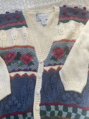 Vintage-Inspired Cream Cable Knit Cardigan with Multicolor Floral Panels